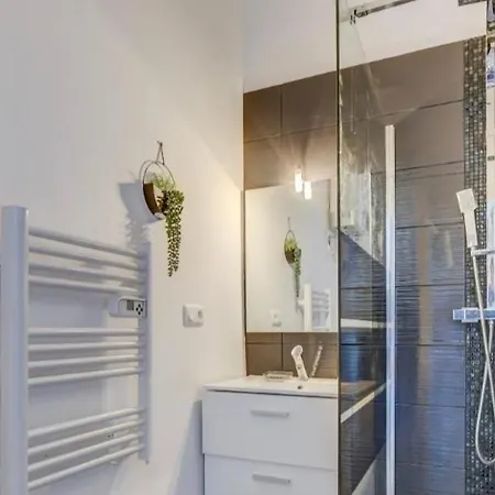 Joli Maisonnette Avec Cachet *