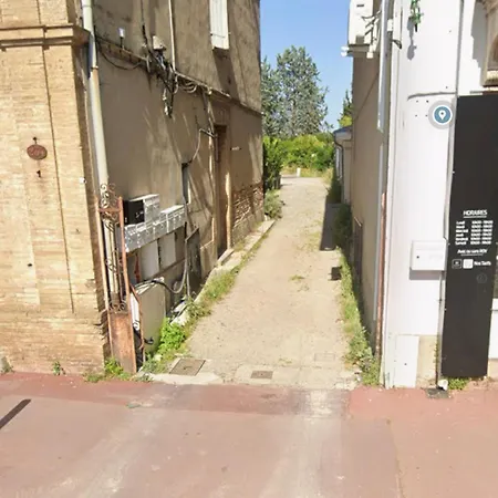 Joli Maisonnette Avec Cachet *