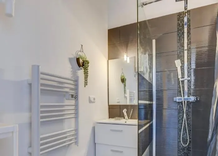 Joli Maisonnette Avec Cachet *