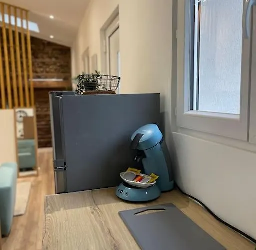 Joli Maisonnette Avec Cachet